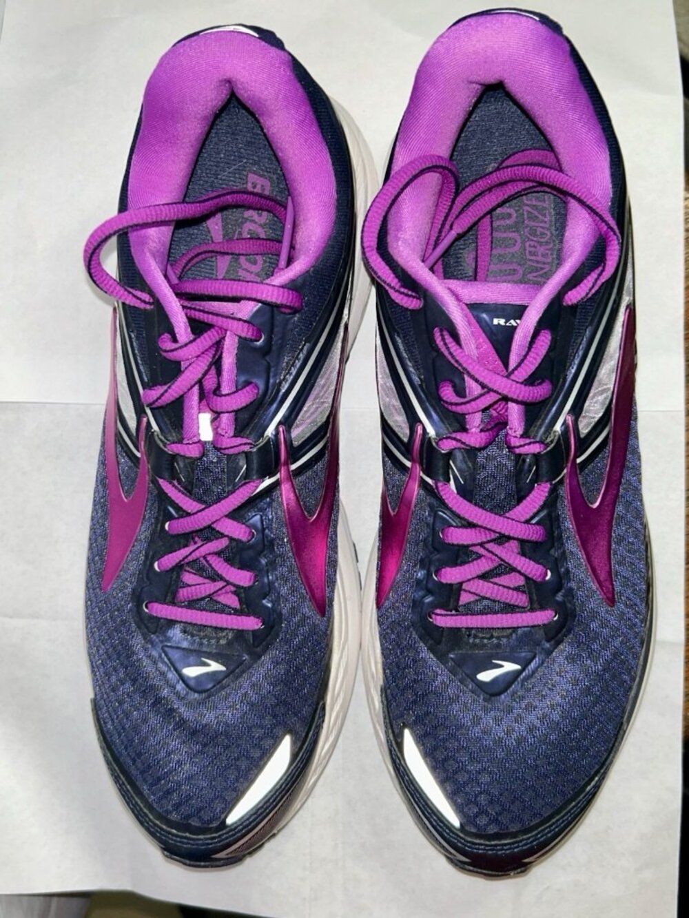 Brooks Ravenna 8 Women’s Running Shoe 9.5 Purple/Pink/ Black–Excellent Condition